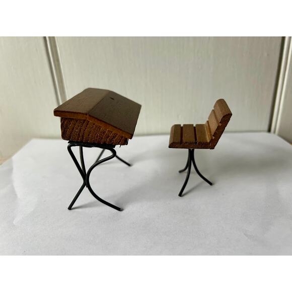 Vintage dollhouse desk and chair wood wire slant top 3" 1960s - Picture 3 of 10